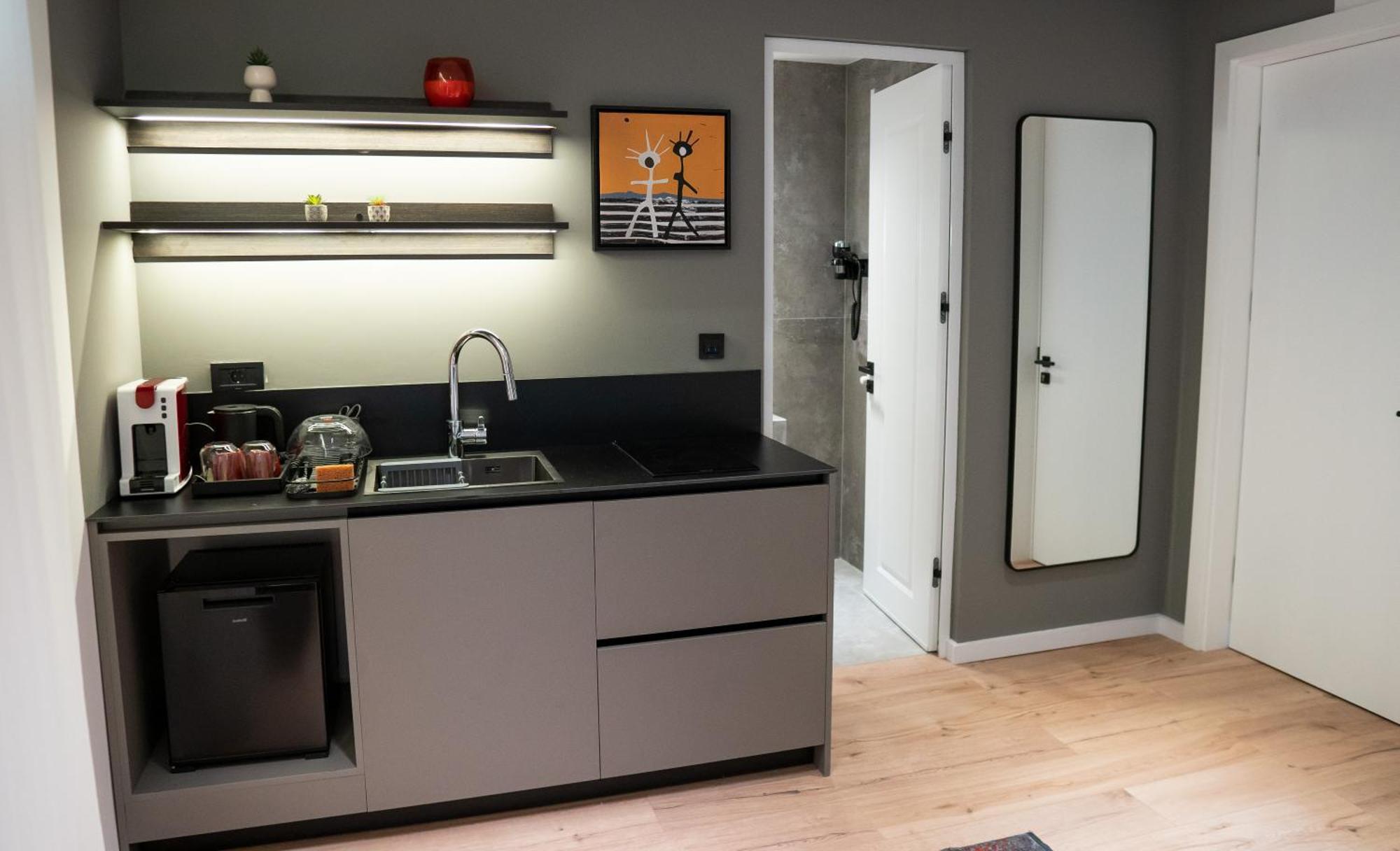Erika'S Apartments Приштина Экстерьер фото