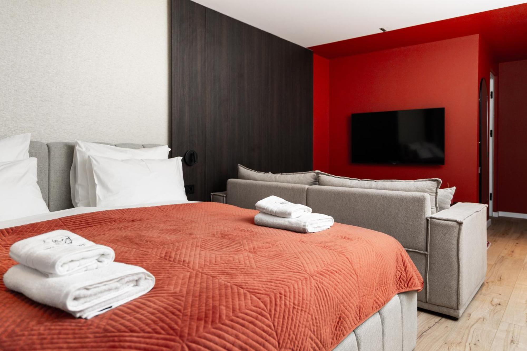 Erika'S Apartments Приштина Экстерьер фото