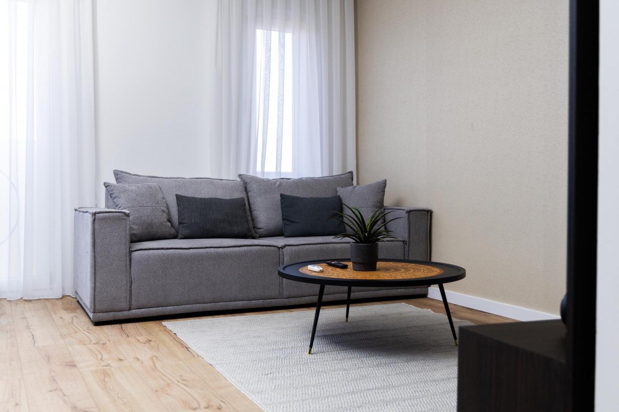 Erika'S Apartments Приштина Экстерьер фото