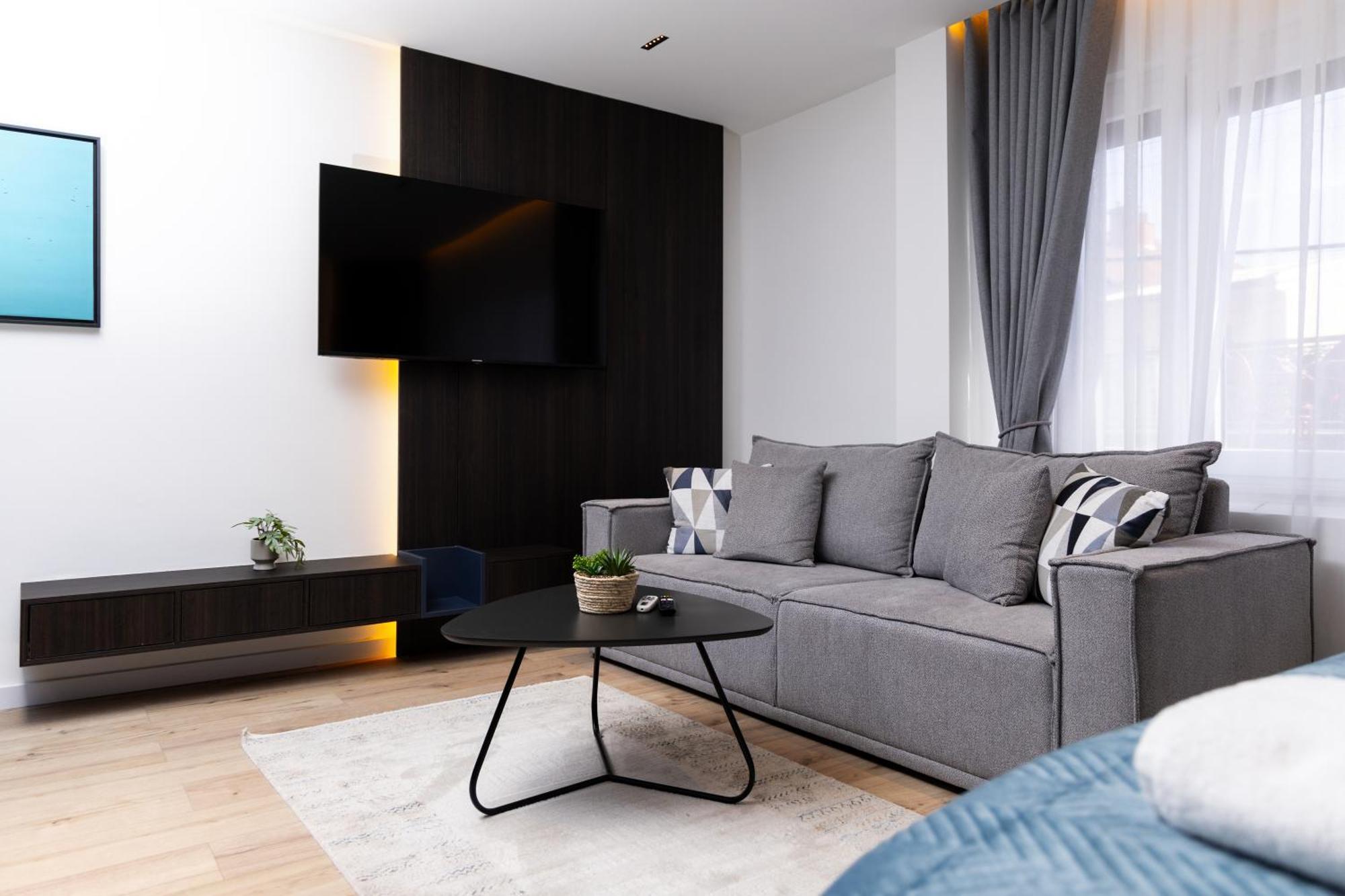 Erika'S Apartments Приштина Экстерьер фото